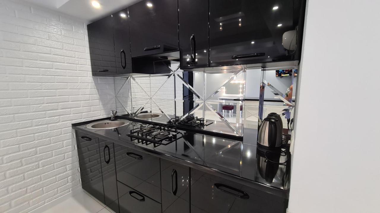 Apartaments On Prospekt Mira 35 كريفوي روغ المظهر الخارجي الصورة