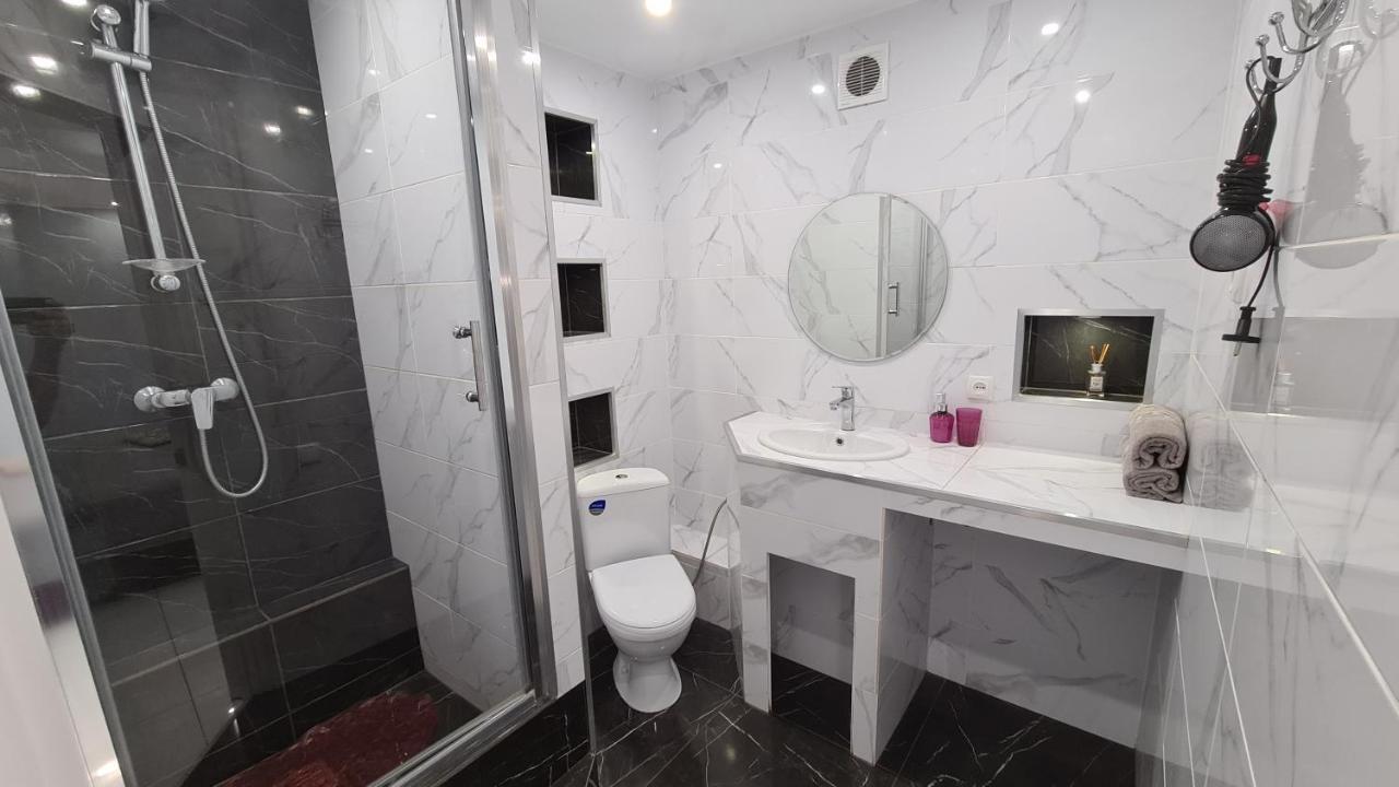 Apartaments On Prospekt Mira 35 كريفوي روغ المظهر الخارجي الصورة